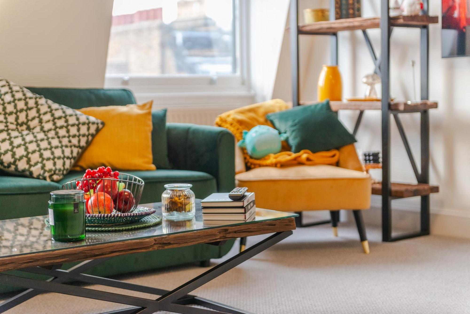 Chic 3 Bedroom 2 Bathroom Luxury Living 7hs