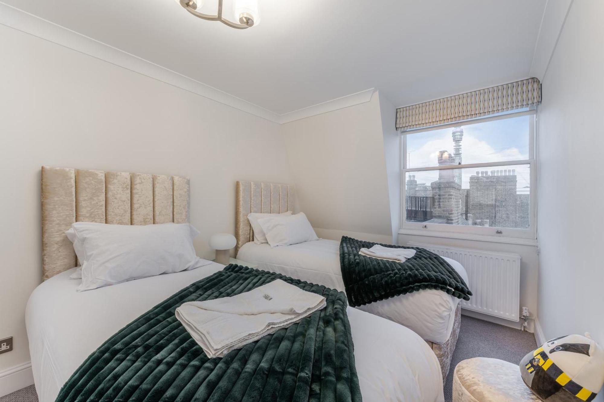 Chic 3 Bedroom 2 Bathroom Luxury Living 7hs * London